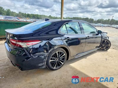 Trzecie zdjęcie samochodu z tyłu: 2019 TOYOTA CAMRY XSE VIN:4T1B61HKXKU754887 - miniatura