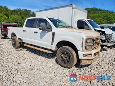 Czwarte zdjęcie samochodu z boku: 2026 FORD F350 SUPER DUTY VIN:1FT8W3BN4TEC25122 - miniatura