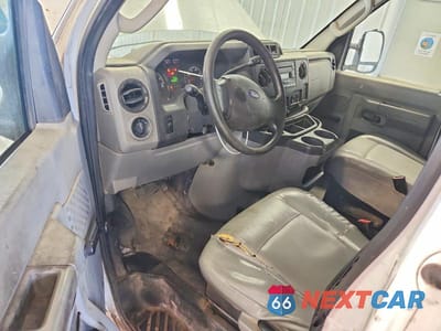 Zdjęcie 8 z 13 samochodu: 2013 FORD ECONOLINE E350 SUPER DUTY VAN VIN:1FTSS3EL1DDA70144 - miniatura