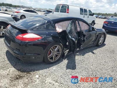 Trzecie zdjęcie samochodu z tyłu: 2013 PORSCHE PANAMERA GTS VIN:WP0AF2A78DL075186 - miniatura