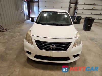 Piąte zdjęcie samochodu w środku: 2012 NISSAN VERSA 1.6 S VIN:3N1CN7AP7CL900682 - miniatura