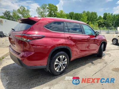 Trzecie zdjęcie samochodu z tyłu: 2025 TOYOTA HIGHLANDER XLE VIN:5TDKDRBH7SS579458 - miniatura