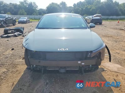Piąte zdjęcie samochodu w środku: 2026 KIA K4 LXS VIN:3KPFT4DE6TE253379 - miniatura