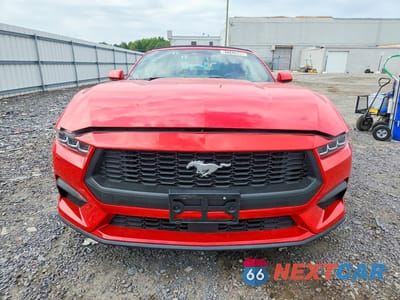 Piąte zdjęcie samochodu w środku: 2024 FORD MUSTANG VIN:1FAGP8UHXR5132990 - miniatura