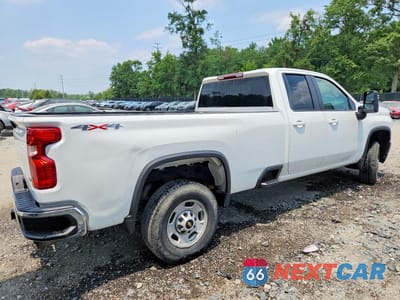 Trzecie zdjęcie samochodu z tyłu: 2022 CHEVROLET SILVERADO K2500 HEAVY DUTY LT VIN:1GC5YNE74NF333758 - miniatura
