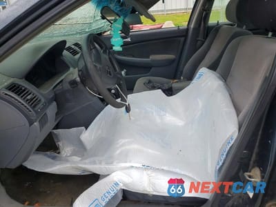 Zdjęcie 7 z 12 samochodu: 2004 HONDA ACCORD LX VIN:1HGCM56354A152650 - miniatura