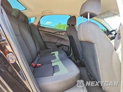 Zdjęcie 10 z 13 samochodu: 2019 HONDA CIVIC LX VIN:2HGFC2F67KH526540 - miniatura