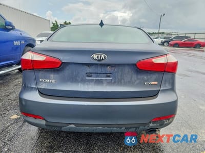Zdjęcie 6 z 12 samochodu: 2015 KIA FORTE EX VIN:KNAFZ4A8XF5263665 - miniatura