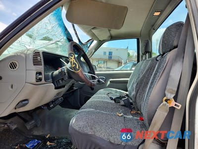 Zdjęcie 7 z 12 samochodu: 2000 GMC SIERRA C2500 VIN:1GTGC24R6YR186547 - miniatura