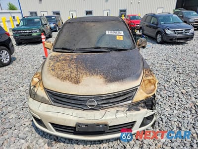 Piąte zdjęcie samochodu w środku: 2010 NISSAN VERSA 1.8 S VIN:3N1BC1CP2AL448102 - miniatura