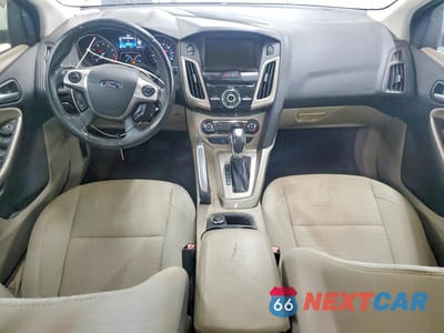 Zdjęcie 8 z 12 samochodu: 2012 FORD FOCUS SEL VIN:1FAHP3H27CL230441 - miniatura