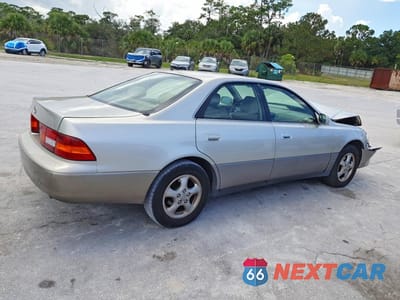 Trzecie zdjęcie samochodu z tyłu: 1997 LEXUS ES 300 VIN:JT8BF22G4V0062021 - miniatura