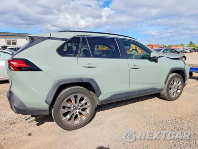 Trzecie zdjęcie samochodu z tyłu: 2021 TOYOTA RAV4 XLE PREMIUM VIN:JTMC1RFV9MD080138 - miniatura