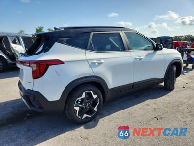 Trzecie zdjęcie samochodu z tyłu: 2026 KIA SELTOS S VIN:KNDEUCAA1T7915857 - miniatura