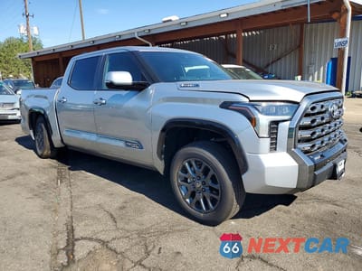 Czwarte zdjęcie samochodu z boku: 2026 TOYOTA TUNDRA PLATINUM HV VIN:5TFNC5DB4TX132891 - miniatura