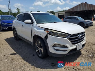 Czwarte zdjęcie samochodu z boku: 2016 HYUNDAI TUCSON SPORT VIN:KM8J33A24GU055983 - miniatura