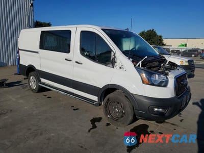 Czwarte zdjęcie samochodu z boku: 2025 FORD TRANSIT T-250 VIN:1FTBR1Y8XSKA46005 - miniatura