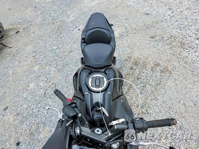 Piąte zdjęcie samochodu w środku: 2025 KAWASAKI EX650 R VIN:ML5EXER18SDAG0736 - miniatura