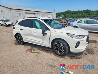 Czwarte zdjęcie samochodu z boku: 2024 FORD ESCAPE ST LINE SELECT VIN:1FMCU9NA3RUA52070 - miniatura