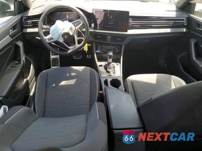 Zdjęcie 8 z 12 samochodu: 2025 VOLKSWAGEN JETTA SPORT VIN:3VWBX7BU9SM074236 - miniatura