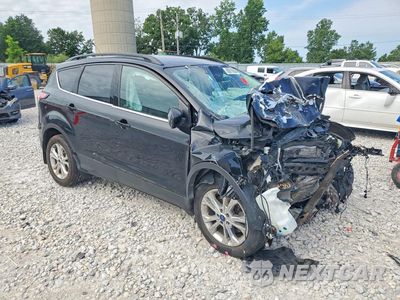 Czwarte zdjęcie samochodu z boku: 2018 FORD ESCAPE SE VIN:1FMCU9GDXJUA64261 - miniatura