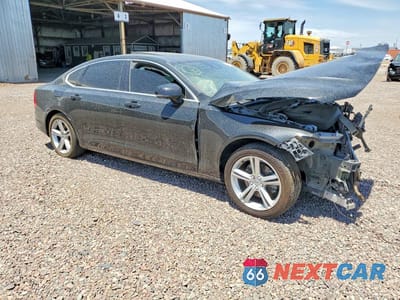 Czwarte zdjęcie samochodu z boku: 2018 VOLVO S90 T5 MOMENTUM VIN:LVY982AK2JP032929 - miniatura