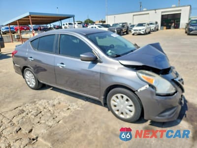 Czwarte zdjęcie samochodu z boku: 2019 NISSAN VERSA SV VIN:3N1CN7APXKL841223 - miniatura