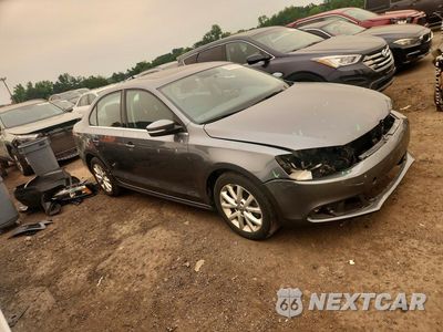Czwarte zdjęcie samochodu z boku: 2013 VOLKSWAGEN JETTA SE VIN:3VWDP7AJXDM446122 - miniatura