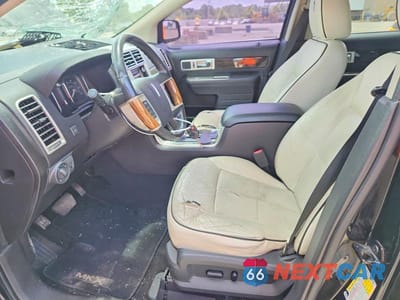 Zdjęcie 7 z 12 samochodu: 2010 LINCOLN MKX VIN:2LMDJ8JC2ABJ28469 - miniatura