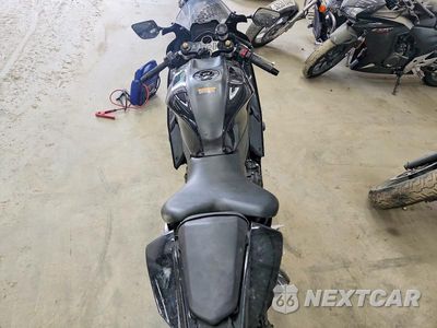 Zdjęcie 6 z 8 samochodu: 2024 YAMAHA YZFR7 VIN:JYARM38E6RA009317 - miniatura