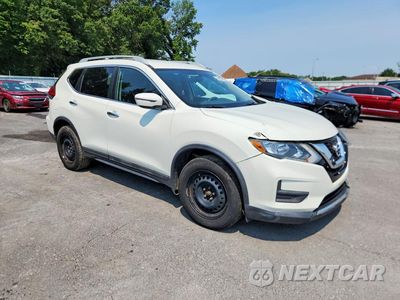 Czwarte zdjęcie samochodu z boku: 2017 NISSAN ROGUE S VIN:5N1AT2MV1HC786605 - miniatura