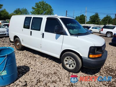 Czwarte zdjęcie samochodu z boku: 2014 CHEVROLET EXPRESS G1500 VIN:1GCSHAF40E1124725 - miniatura