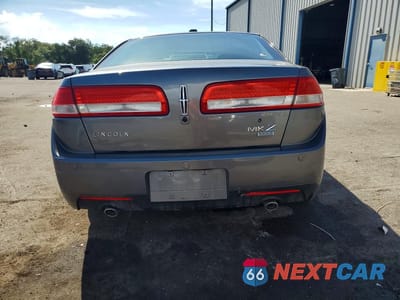 Zdjęcie 6 z 12 samochodu: 2011 LINCOLN MKZ VIN:3LNHL2JC2BR768981 - miniatura