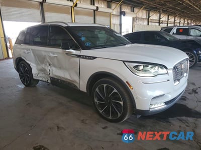 Czwarte zdjęcie samochodu z boku: 2020 LINCOLN AVIATOR RESERVE VIN:5LM5J7XC7LGL32632 - miniatura