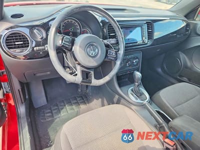 Zdjęcie 8 z 12 samochodu: 2019 VOLKSWAGEN BEETLE S VIN:3VWFD7AT4KM710810 - miniatura