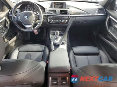 Zdjęcie 8 z 12 samochodu: 2017 BMW 330 XI VIN:WBA8D9C34HA004251 - miniatura