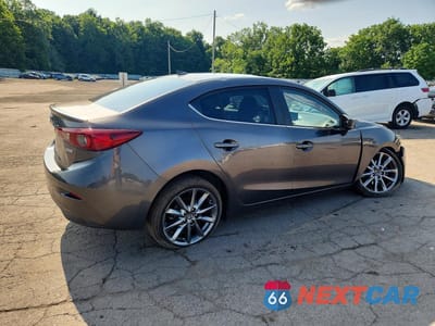 Trzecie zdjęcie samochodu z tyłu: 2018 MAZDA 3 TOURING VIN:3MZBN1V34JM204606 - miniatura