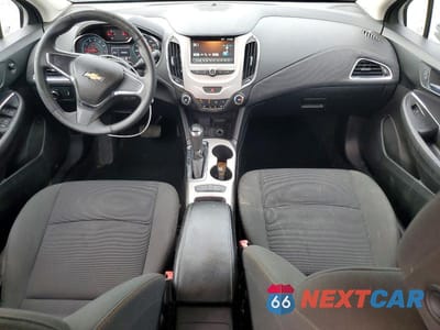 Zdjęcie 8 z 12 samochodu: 2017 CHEVROLET CRUZE LS VIN:1G1BC5SM9H7134949 - miniatura