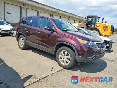 Czwarte zdjęcie samochodu z boku: 2013 KIA SORENTO LX VIN:5XYKT3A19DG336707 - miniatura