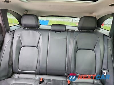Zdjęcie 10 z 13 samochodu: 2017 JAGUAR F-PACE PREMIUM VIN:SADCJ2BN9HA092332 - miniatura