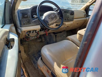 Zdjęcie 8 z 12 samochodu: 2006 FORD F550 SUPER DUTY VIN:1FDAX57P06EA12981 - miniatura