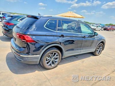 Trzecie zdjęcie samochodu z tyłu: 2022 VOLKSWAGEN TIGUAN SE VIN:3VV2B7AX0NM040365 - miniatura