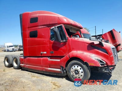 2023 VOLVO VN VNL 4V4NC9EH5PN338477 - główne zdjęcie licytacji z USA - miniatura