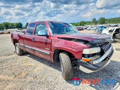 Czwarte zdjęcie samochodu z boku: 2002 CHEVROLET SILVERADO C1500 VIN:2GCEC19T921146422 - miniatura