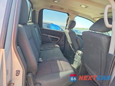 Zdjęcie 10 z 12 samochodu: 2015 NISSAN TITAN SV VIN:1N6AA0EC4FN504127 - miniatura