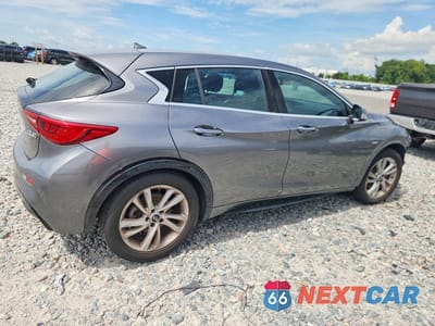 Trzecie zdjęcie samochodu z tyłu: 2018 INFINITI QX30 LUXURY VIN:SJKCH5CP4JA056396 - miniatura