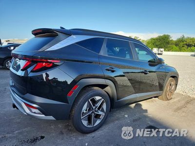 Trzecie zdjęcie samochodu z tyłu: 2026 HYUNDAI TUCSON SEL VIN:5NMJB3DE2TH663712 - miniatura