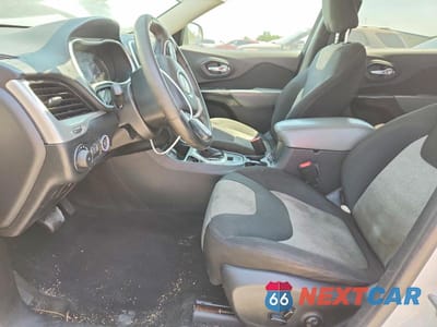 Zdjęcie 7 z 13 samochodu: 2014 JEEP CHEROKEE LATITUDE VIN:1C4PJLCS6EW115720 - miniatura