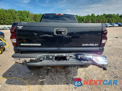 Zdjęcie 6 z 13 samochodu: 2005 CHEVROLET SILVERADO K2500 HEAVY DUTY VIN:1GCHK23U45F825566 - miniatura