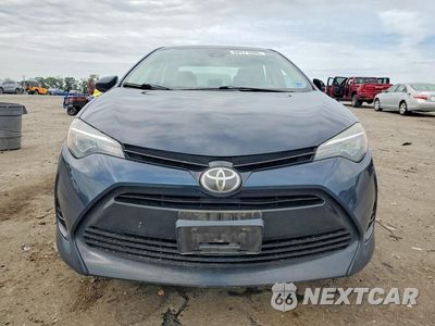 Piąte zdjęcie samochodu w środku: 2018 TOYOTA COROLLA LE VIN:2T1BURHE8JC074260 - miniatura